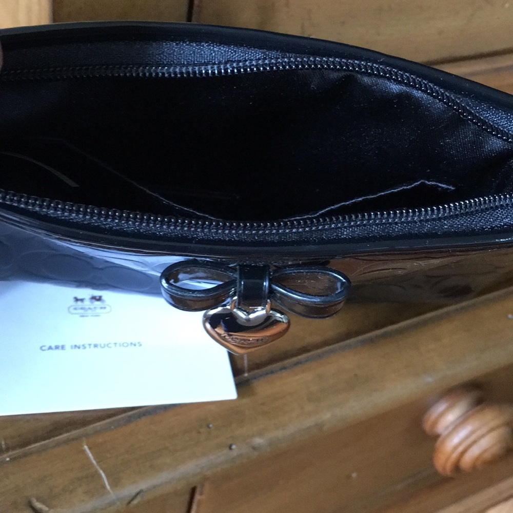 NWOT Coach Sm. Wristlet - Picture 3 of 3
